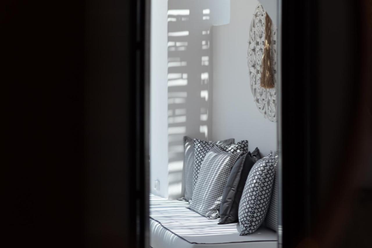 Kosmitis Suites & Villas ナウサ エクステリア 写真