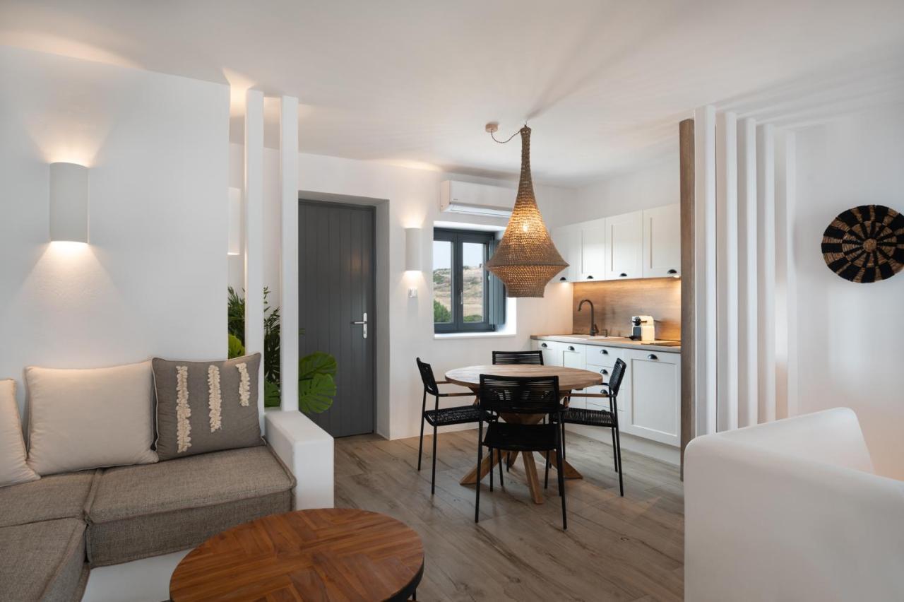 Kosmitis Suites & Villas ナウサ エクステリア 写真
