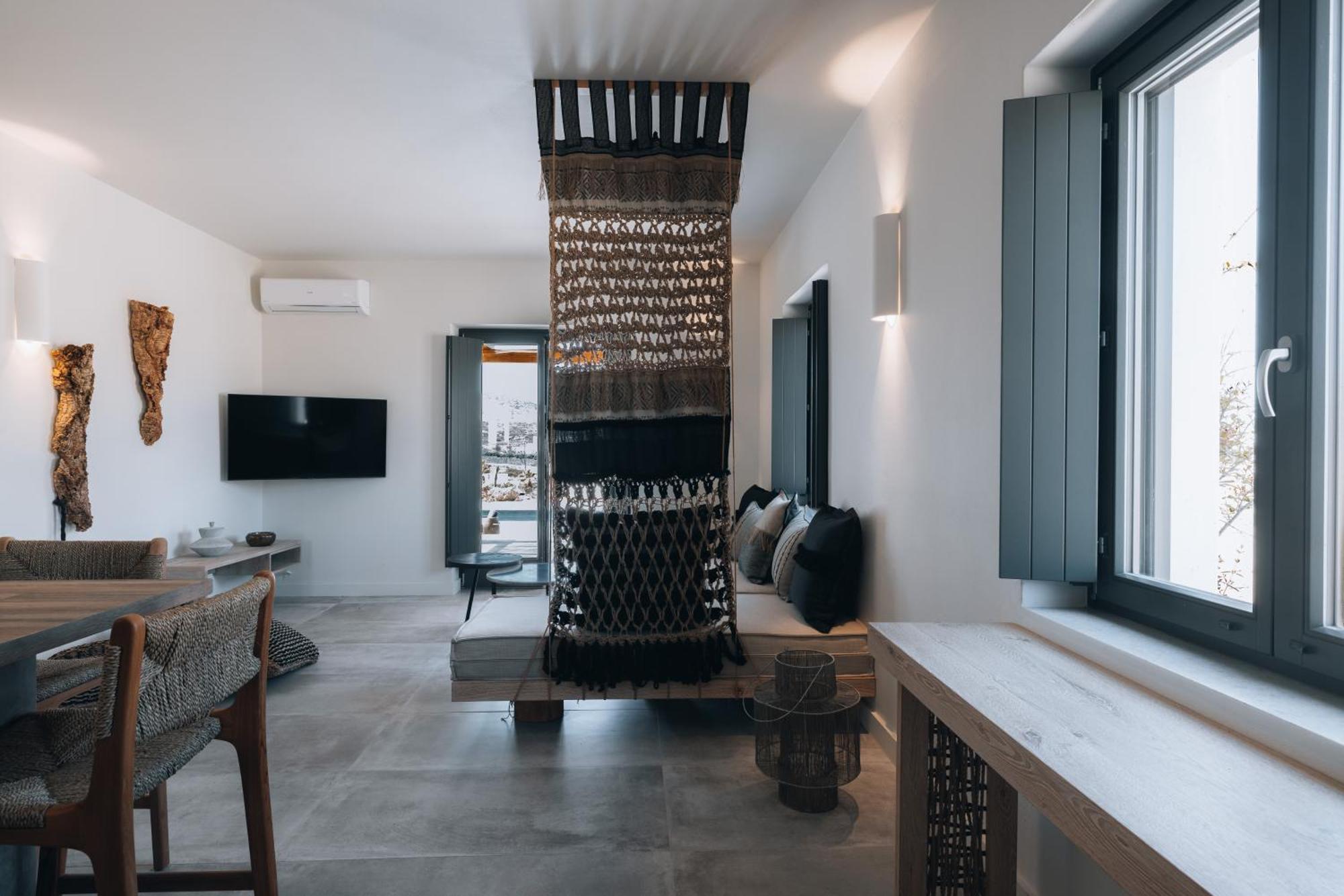 Kosmitis Suites & Villas ナウサ 部屋 写真