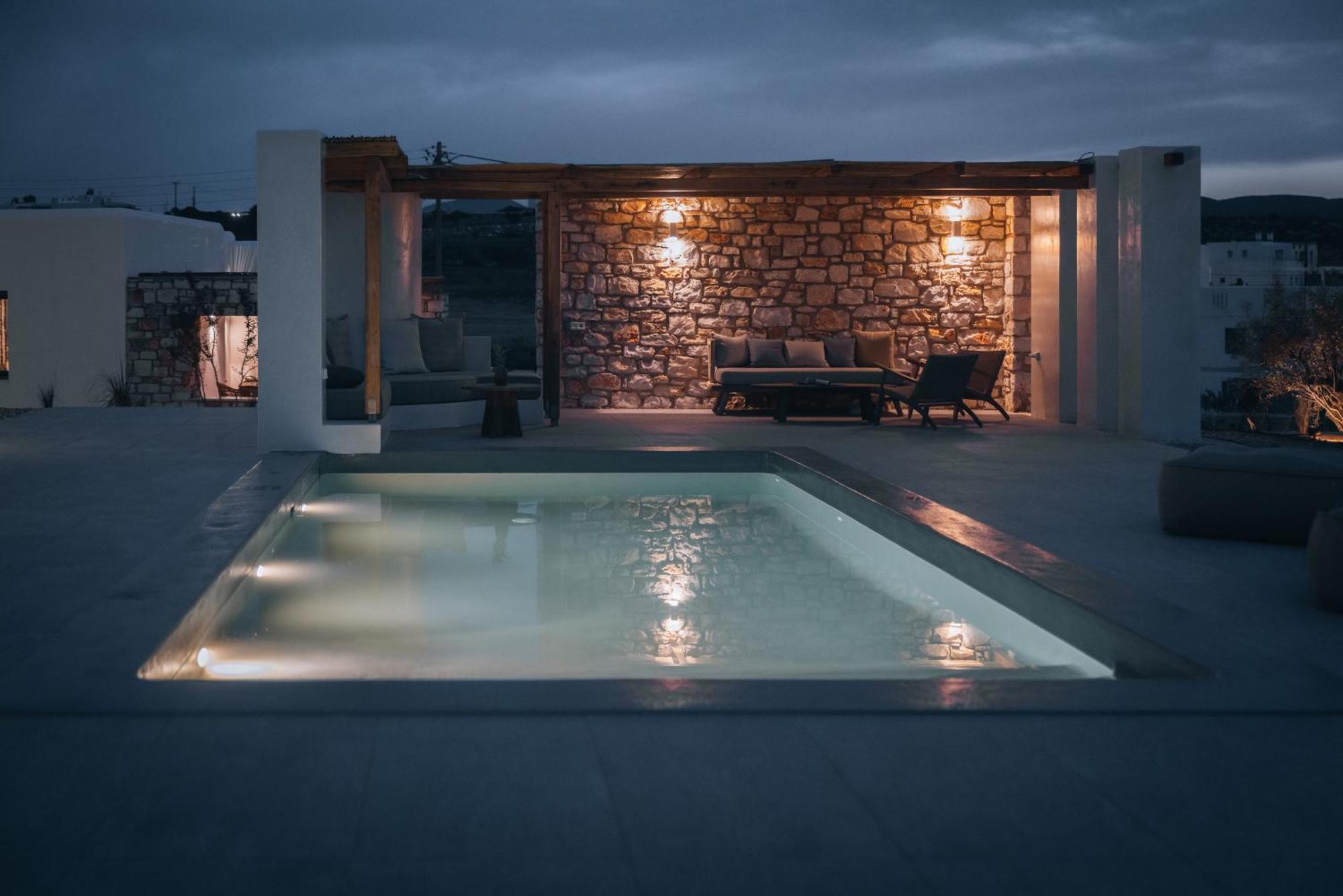 Kosmitis Suites & Villas ナウサ 部屋 写真
