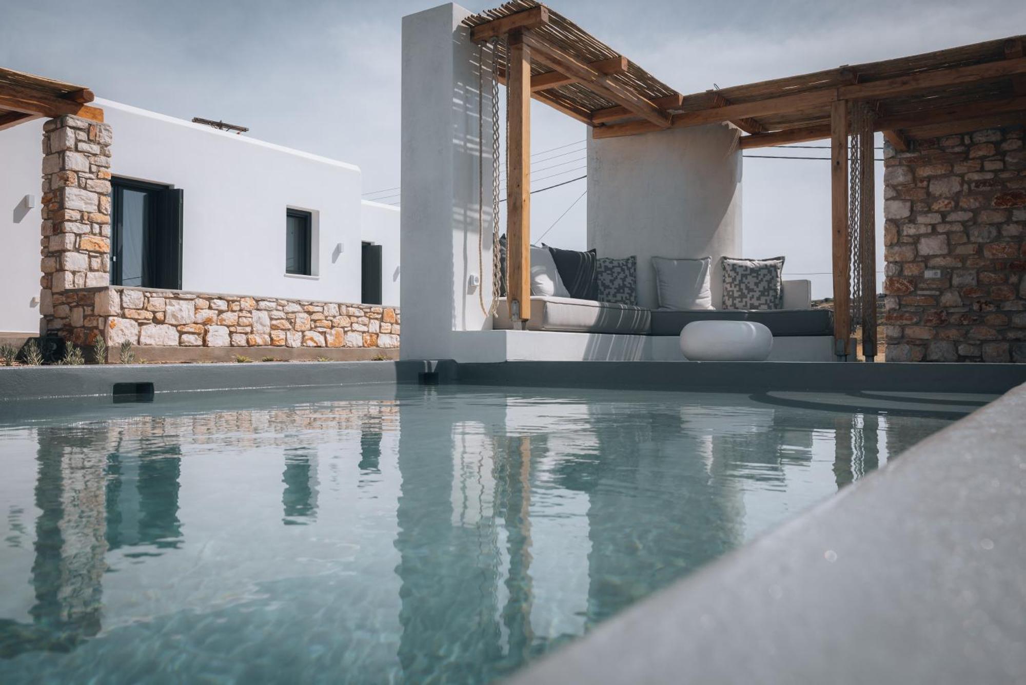 Kosmitis Suites & Villas ナウサ 部屋 写真
