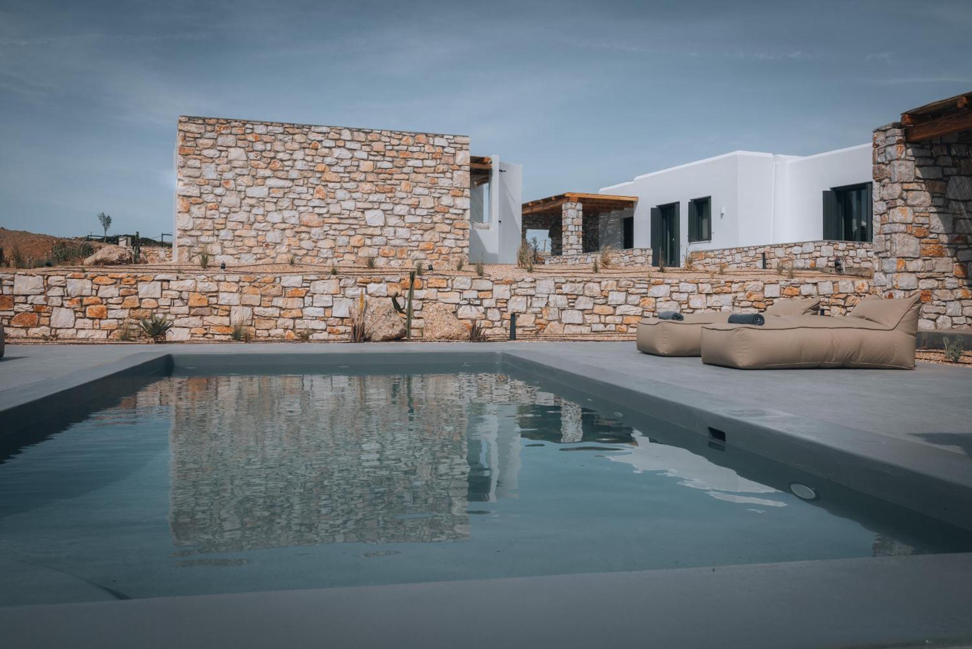 Kosmitis Suites & Villas ナウサ 部屋 写真