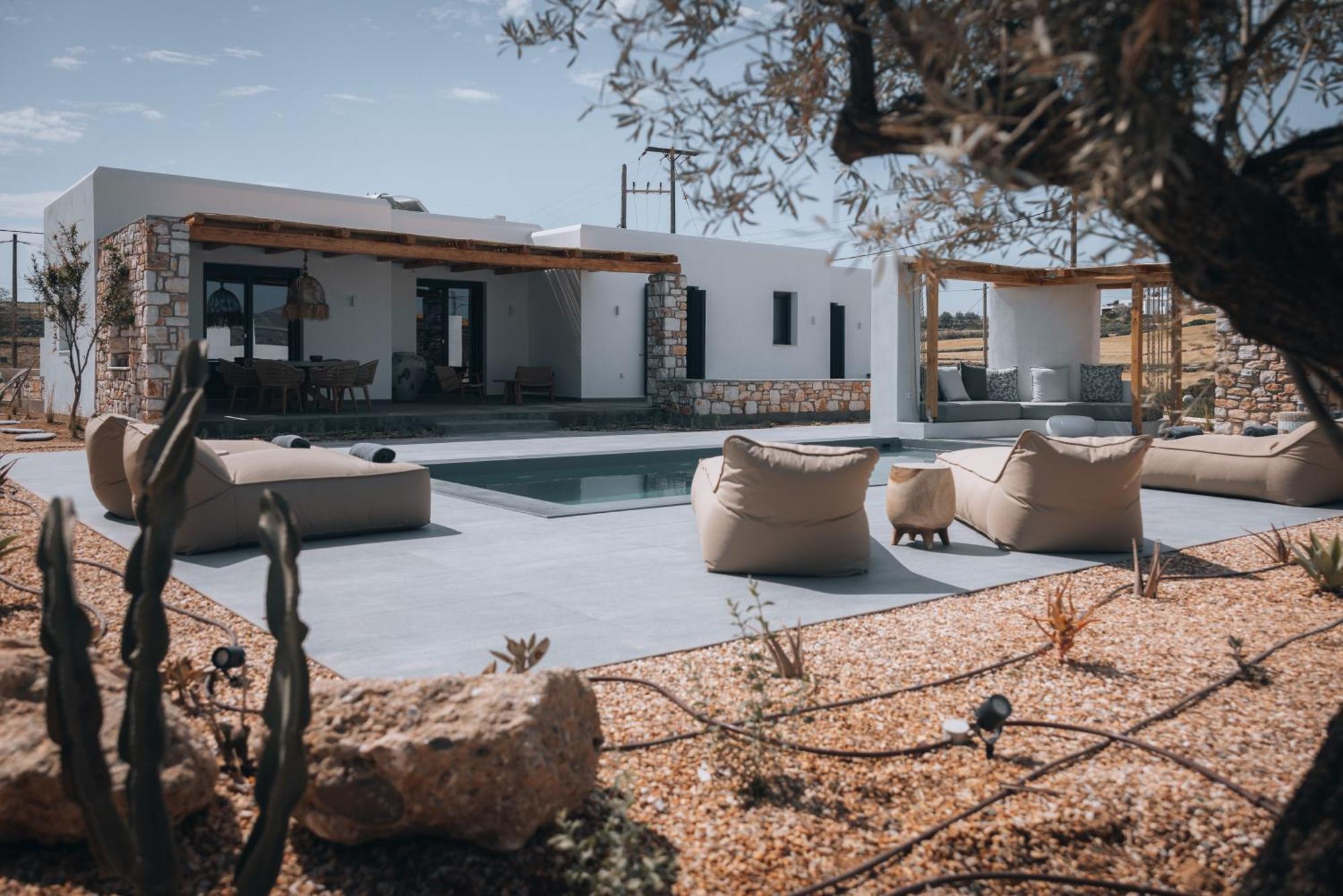Kosmitis Suites & Villas ナウサ 部屋 写真